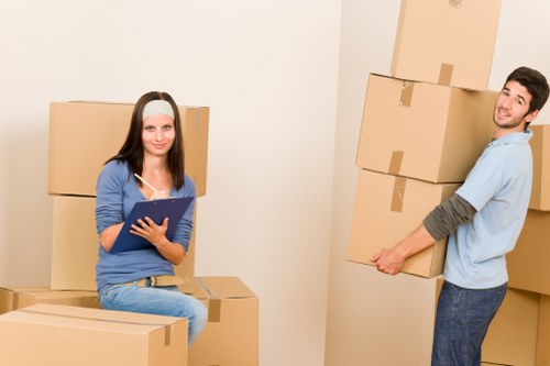 Flexible local moving support in Kennington neighborhood